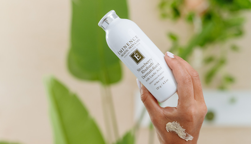 blog-article strawberry rhubarb dermafoliant